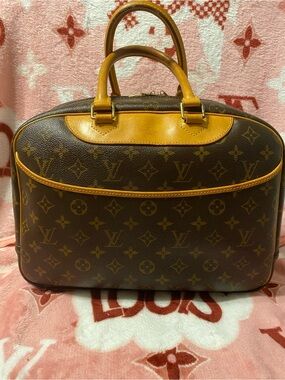Authentic Louis Vuitton Deauville